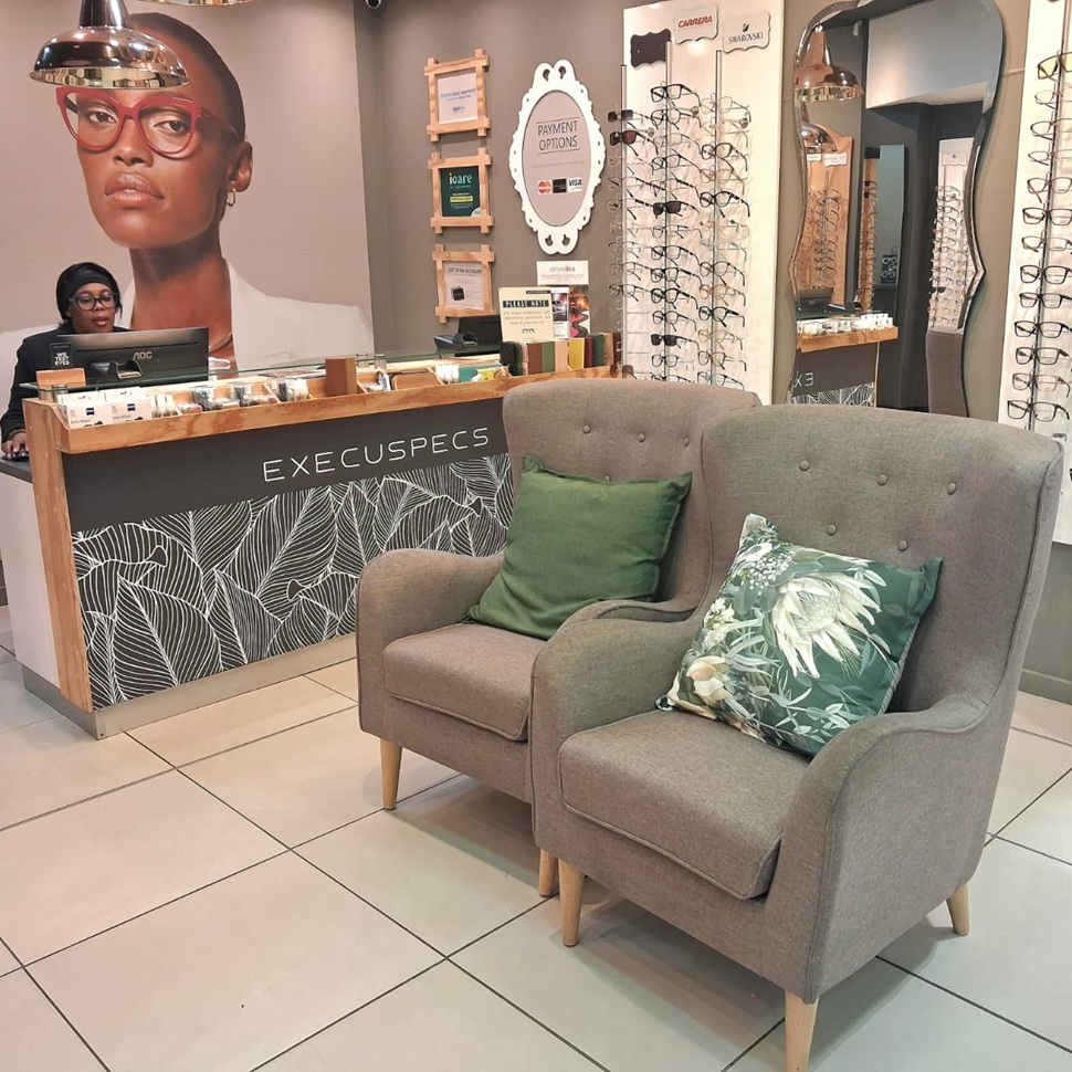 Execuspecs La Lucia Reception