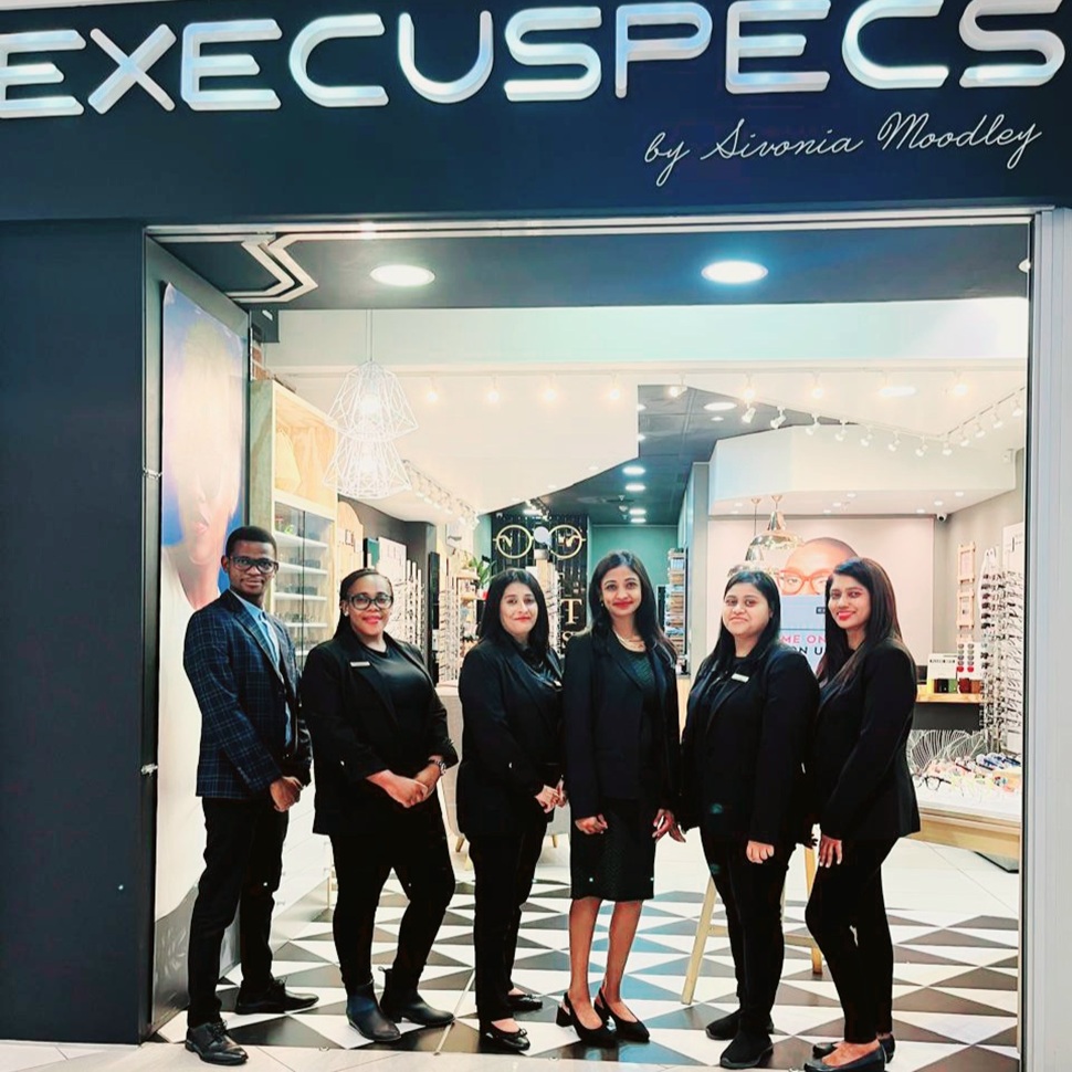 Execuspecs La Lucia team