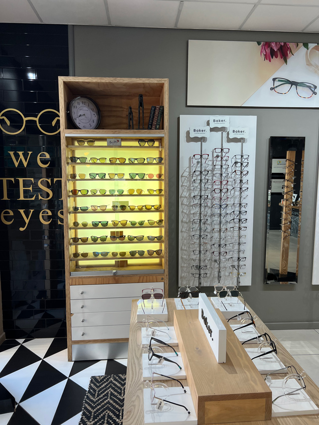 Execuspecs Metlife Mall